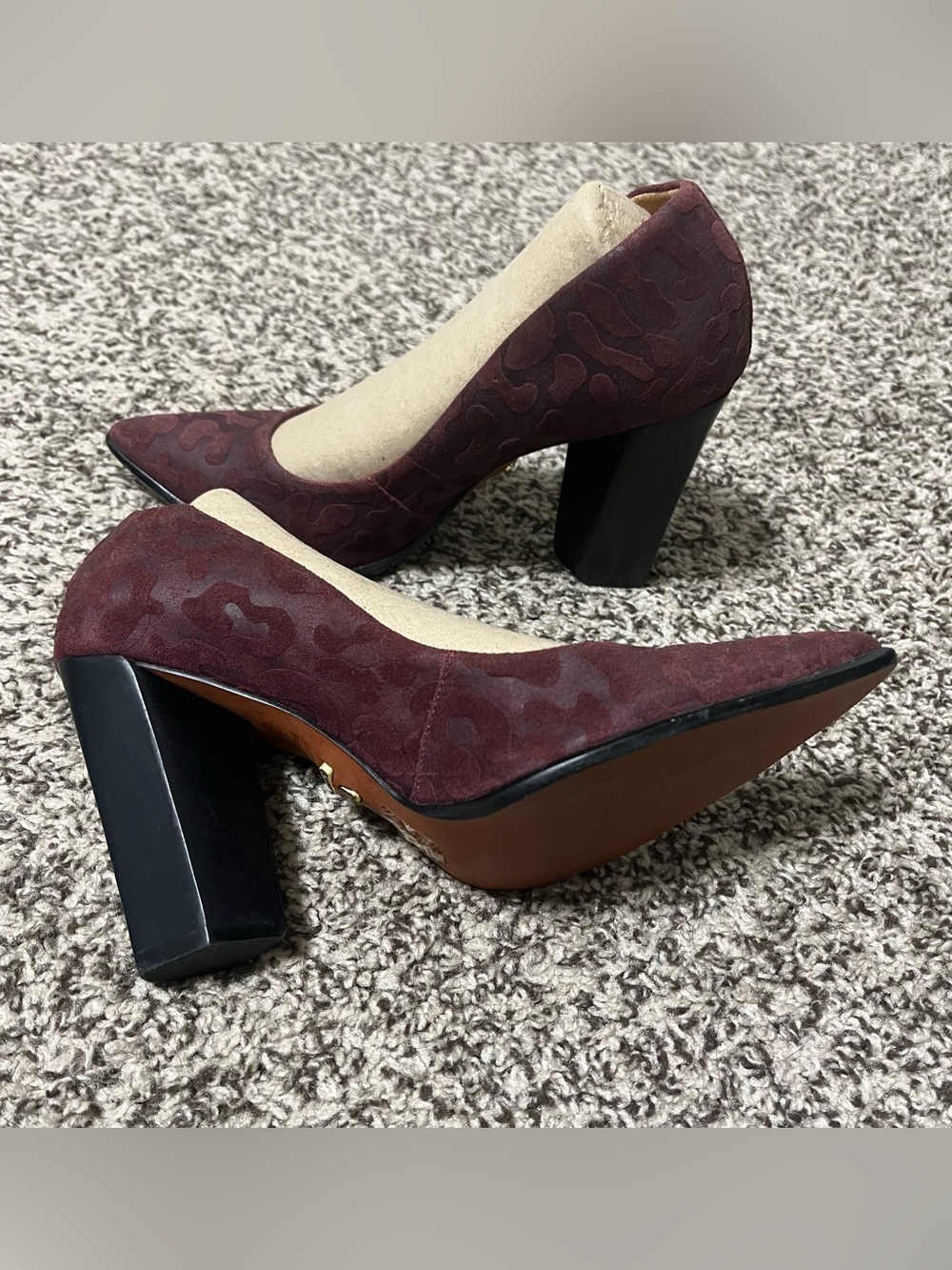 Carrano Madelyn Leopard Chettah Velvet Burgundy Pointed Block Heel Pumps Size 8